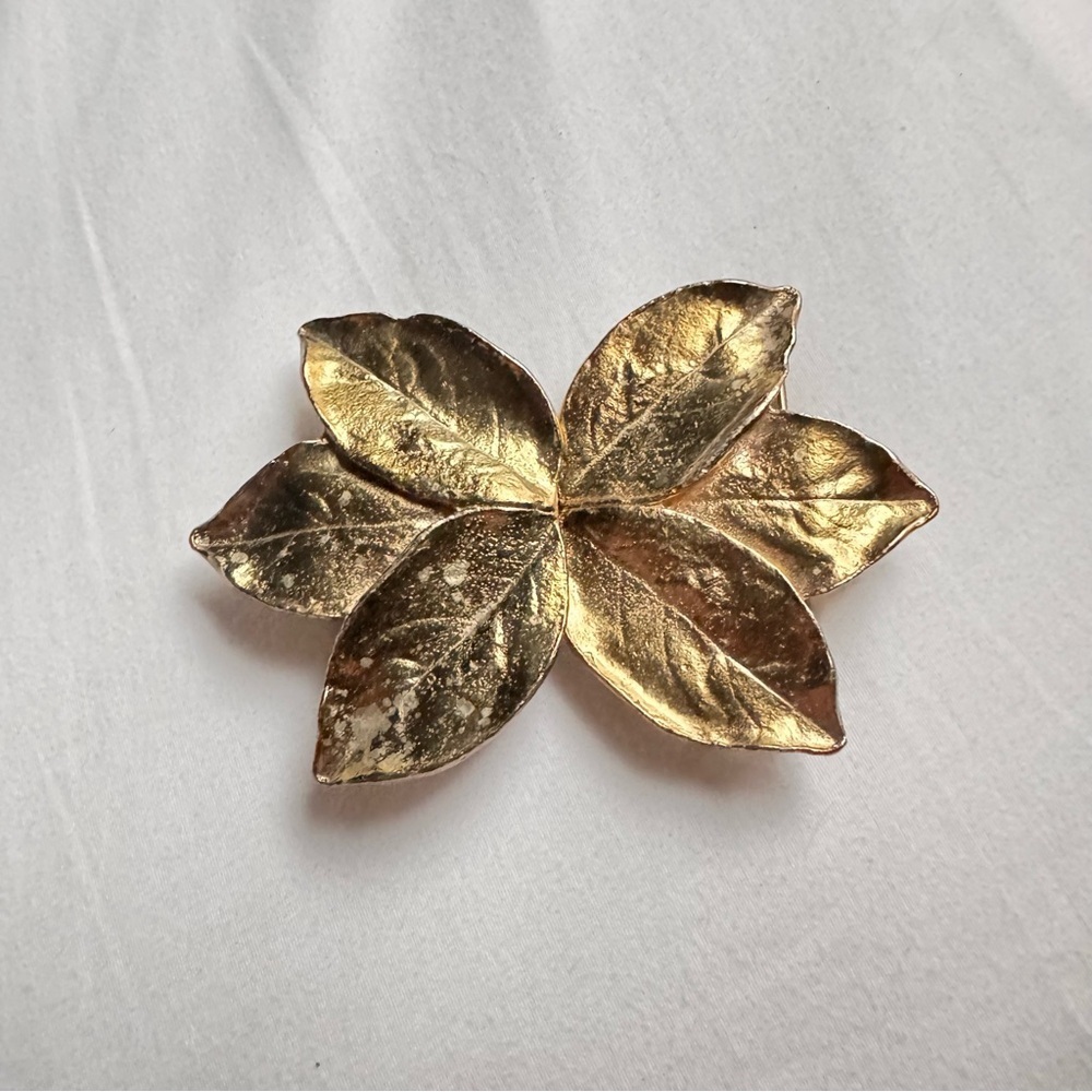 Vintage 80s gold leaf ribbon belt buckle